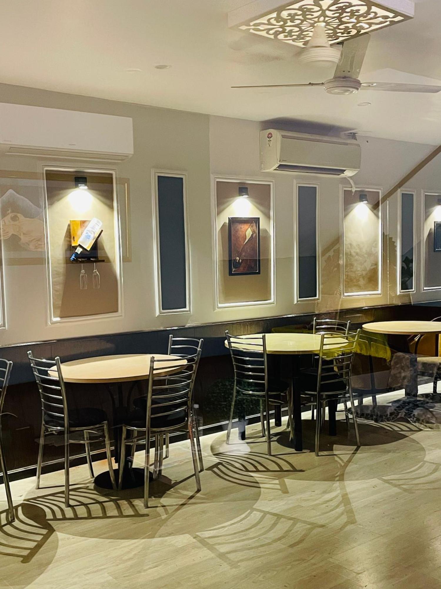 The Royal Presidency Inn Lucknow Exterior foto