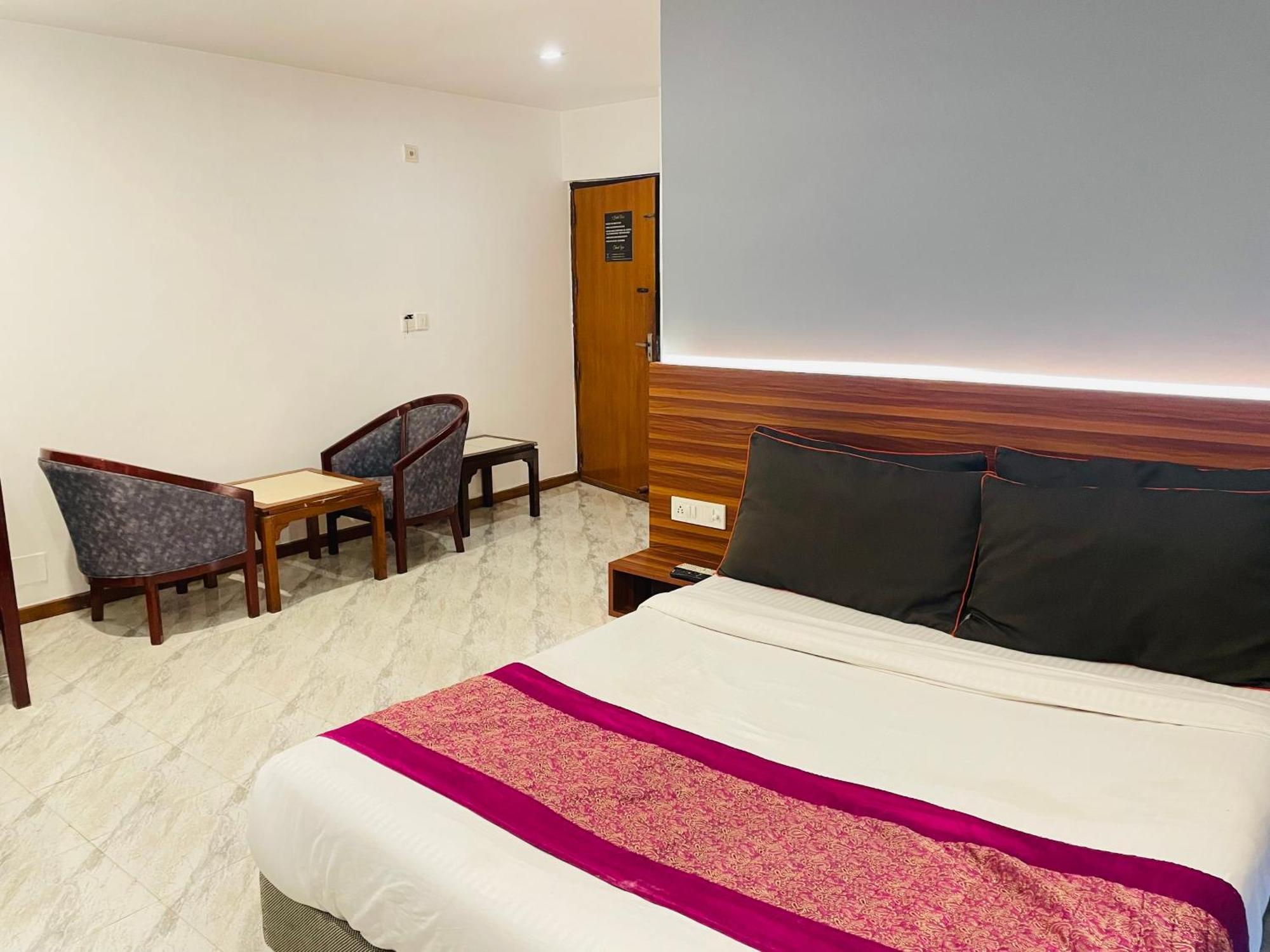 The Royal Presidency Inn Lucknow Exterior foto